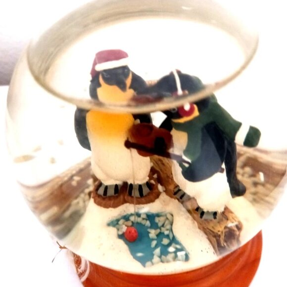 Eddie Bauer Penguins Snow Globe- 2003  Vintage - Picture 2 of 7